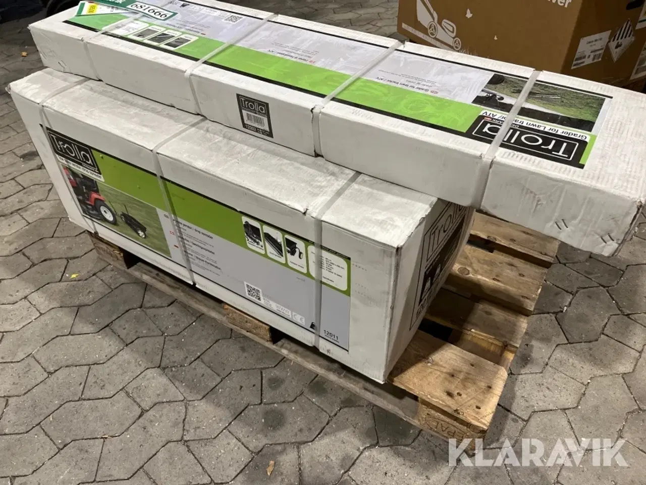 Billede 1 - Planer og Plænelufter /Gødningspreder Trolla 12002-12011