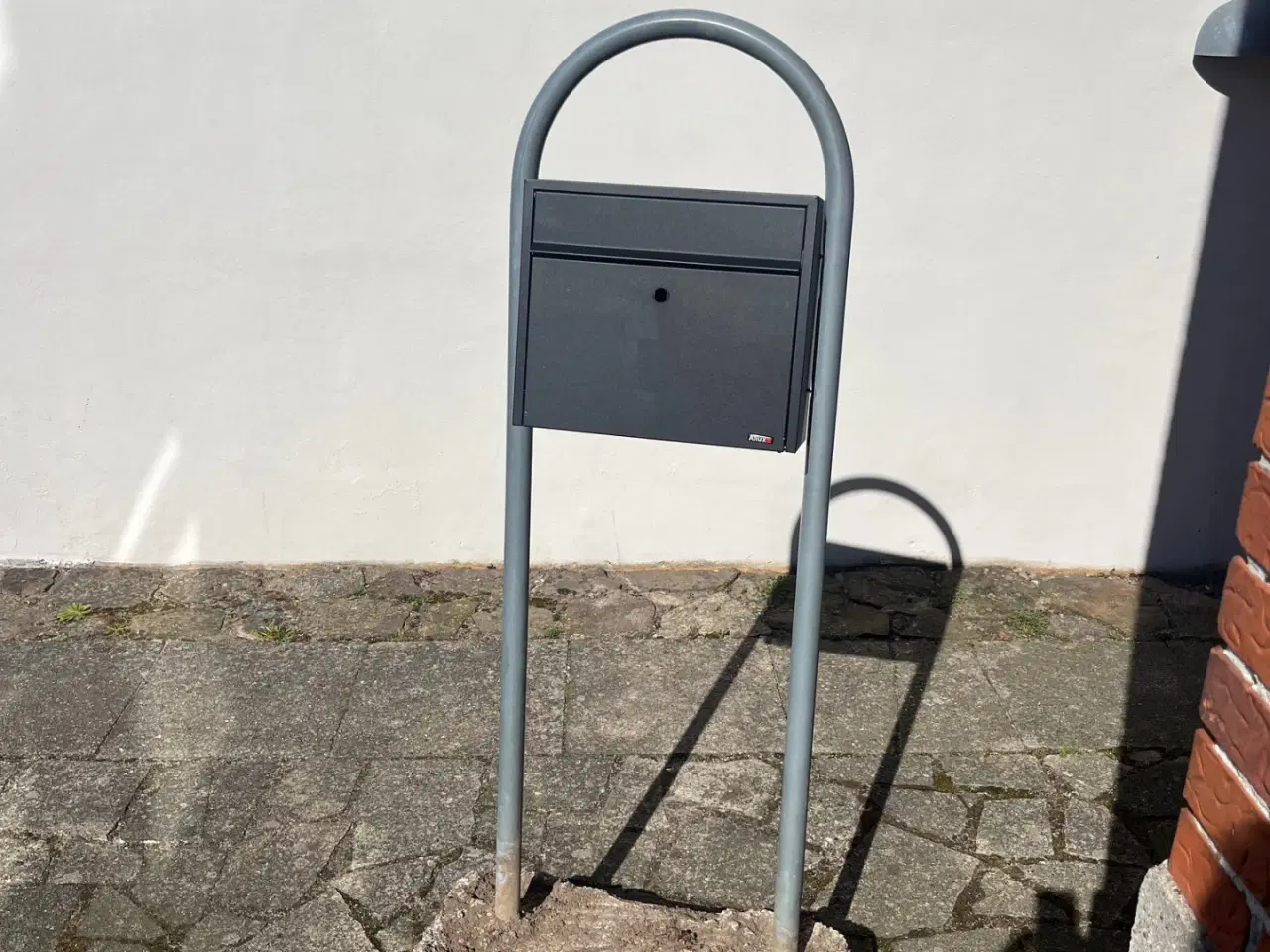 Billede 1 - Pustkasse plus stander GRATIS