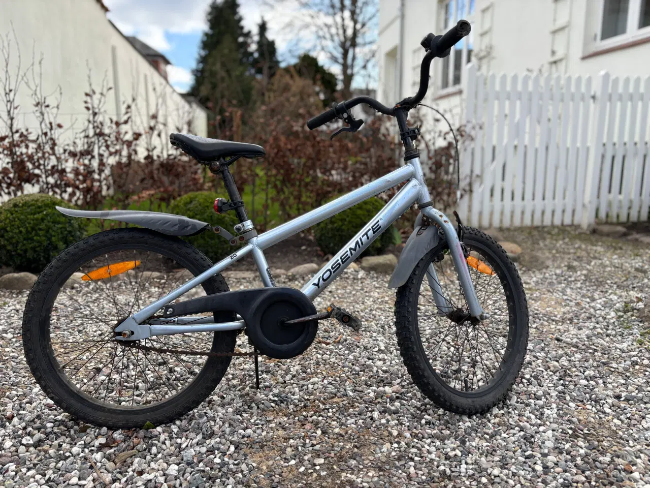 Billede 4 - Børnecykel - 20 tommer med fodbremse