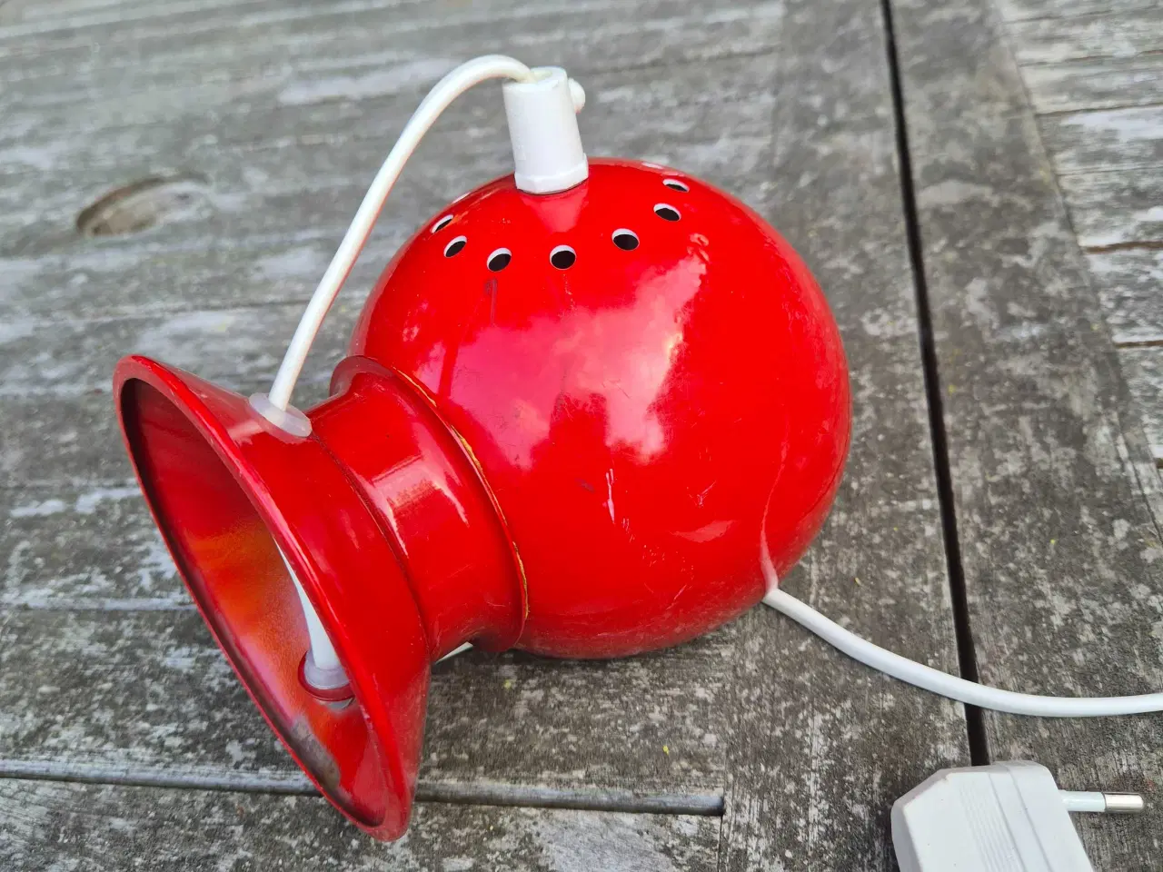 Billede 5 - Velholdt rød magnetlampe