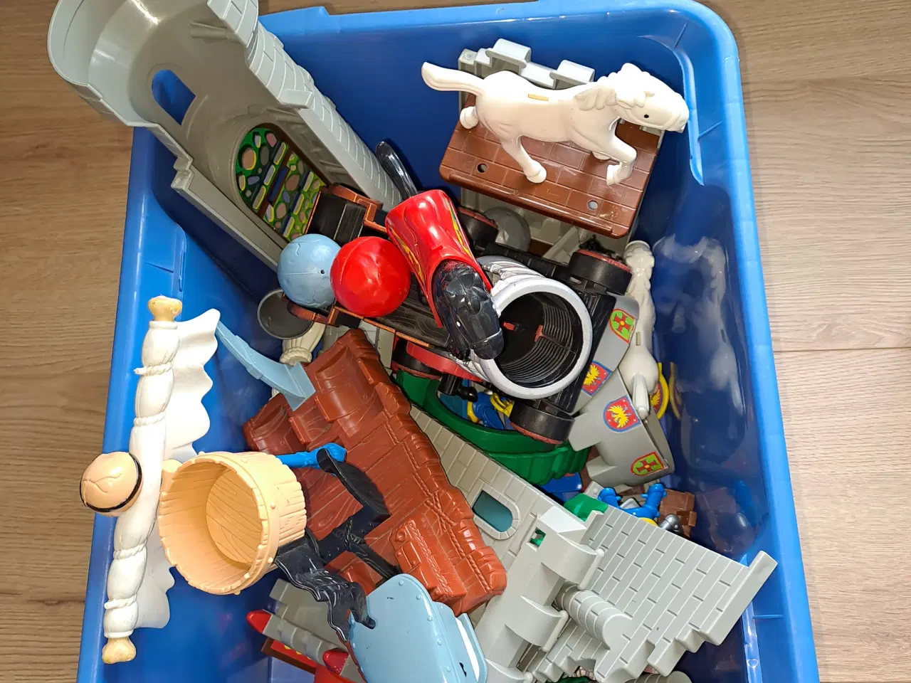 Billede 2 - Fisher Price legetøj : Sørøverskib og Ridderborg