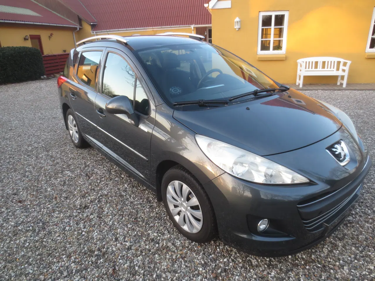 Billede 1 - Pæn Peugeot 207 1.4 i St-Car Nysynet. 