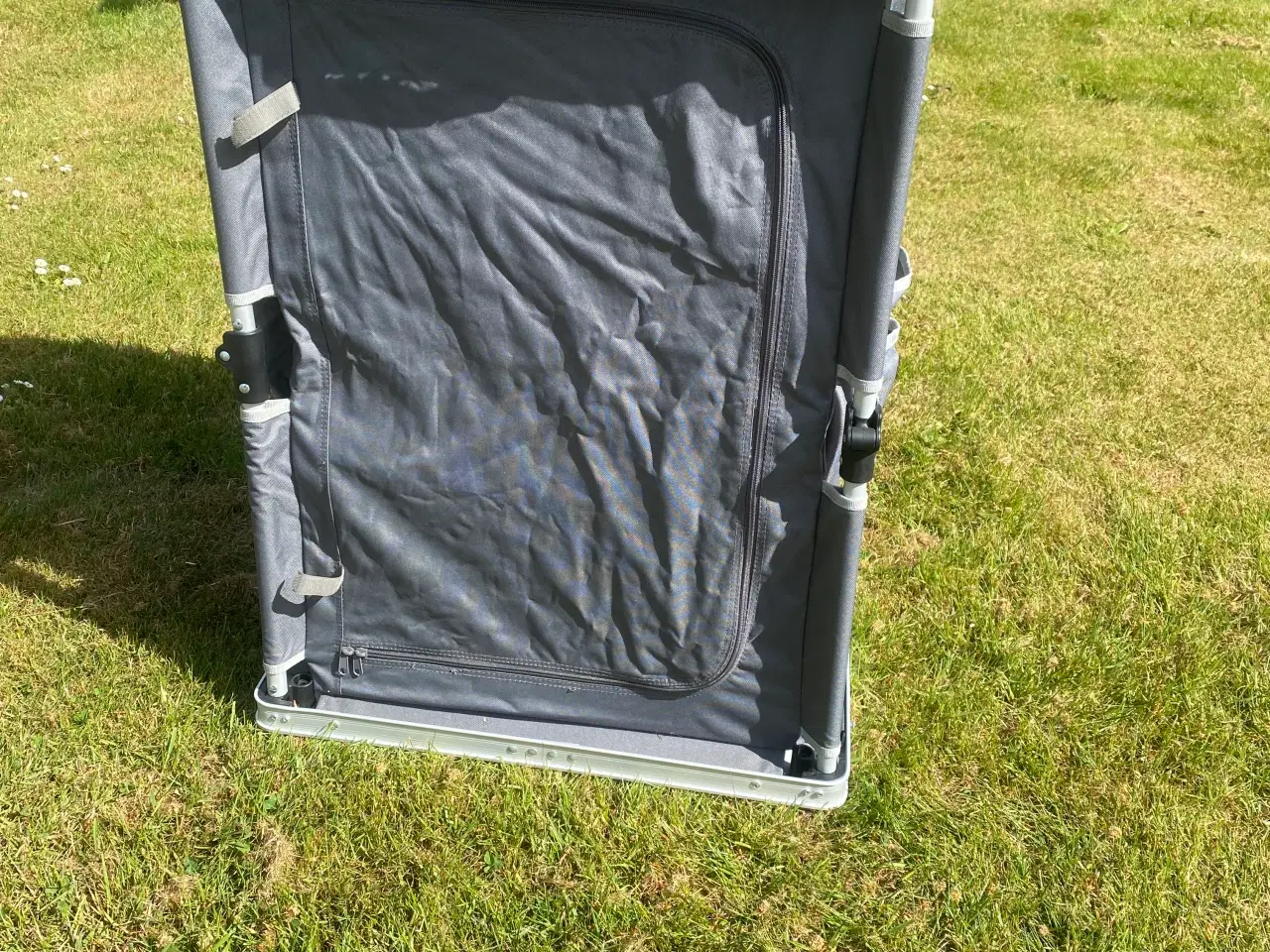 Billede 2 - Camping skab 