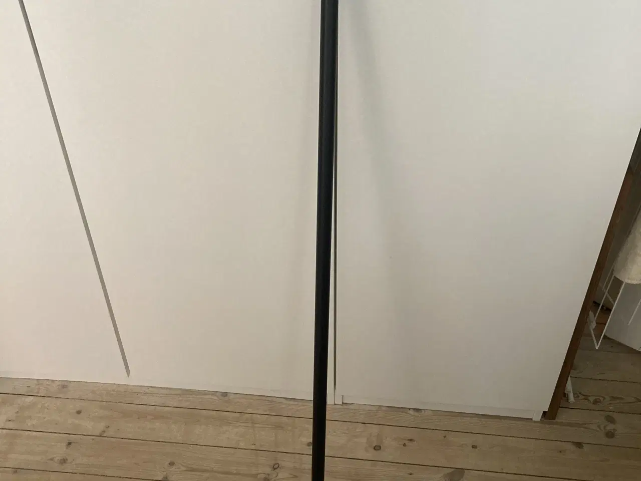 Billede 2 - DANSKmadeforrooms - Garderobestativ