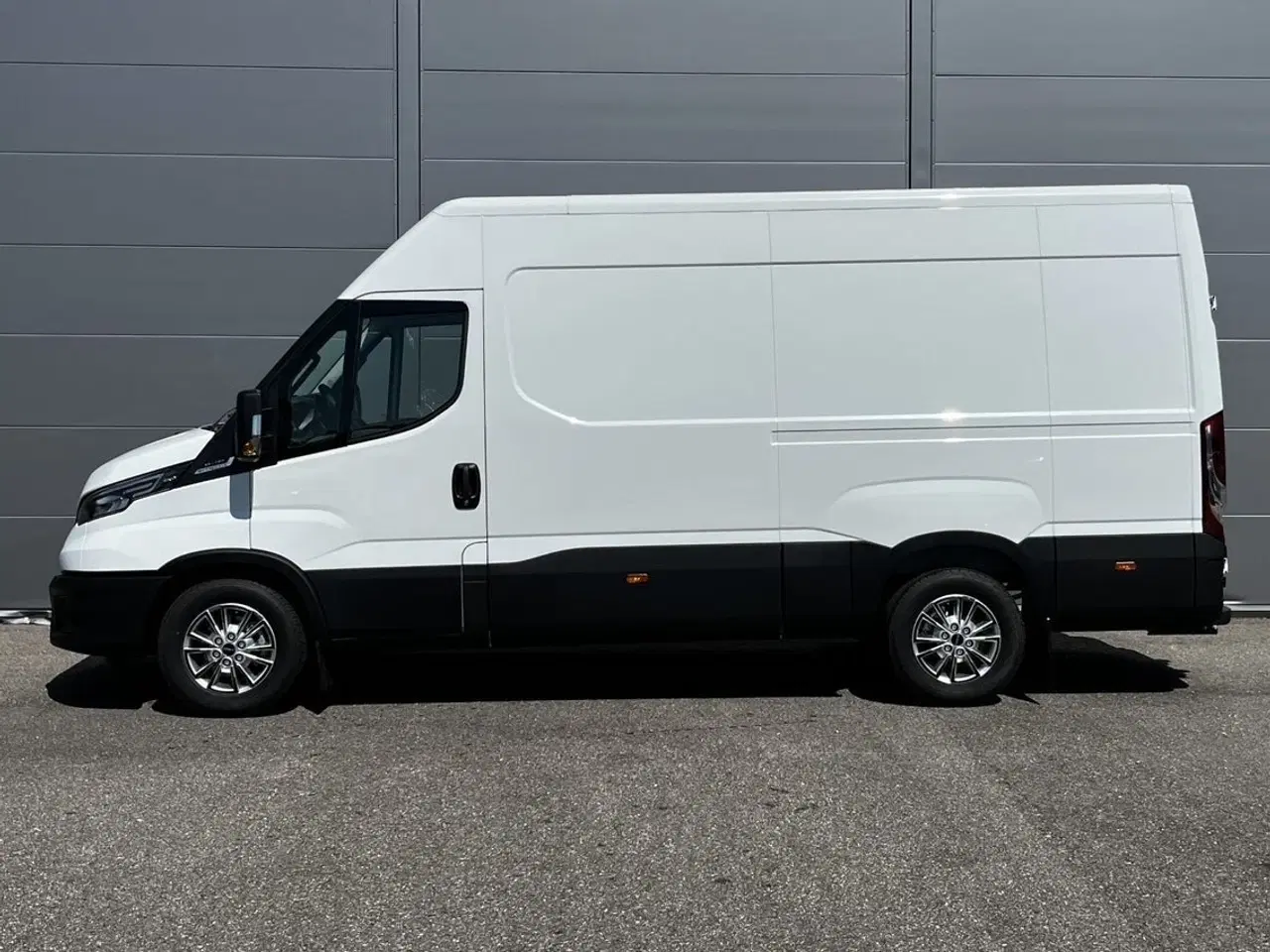 Billede 10 - Iveco Daily 3,0 35S18 12m³ Van AG8