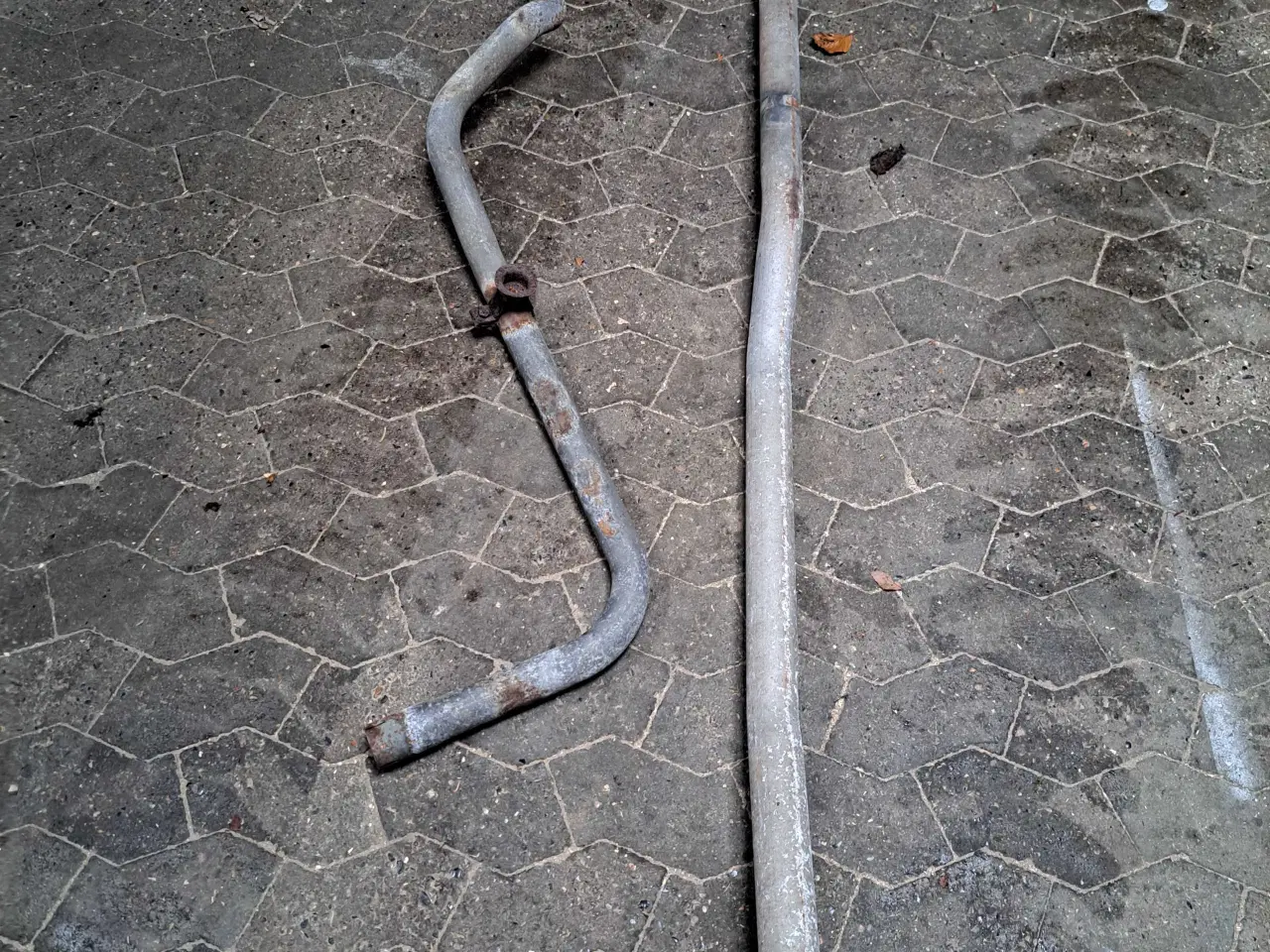 Billede 1 - Forrør og afgangsrør til volvo 100 serien