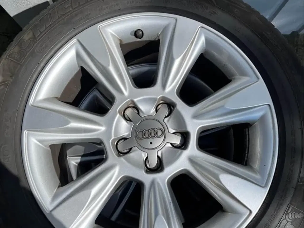 Billede 3 - Flotte originale Audi-alufælge inkl dæk