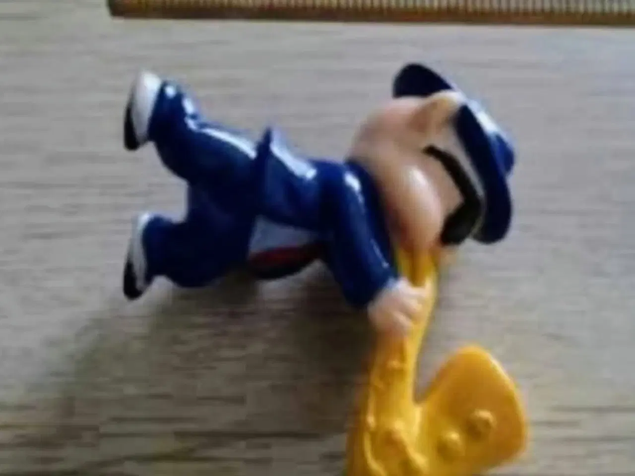 Billede 7 - Looney Tunes.  Porky Pig spiller saxofon.  Konica 