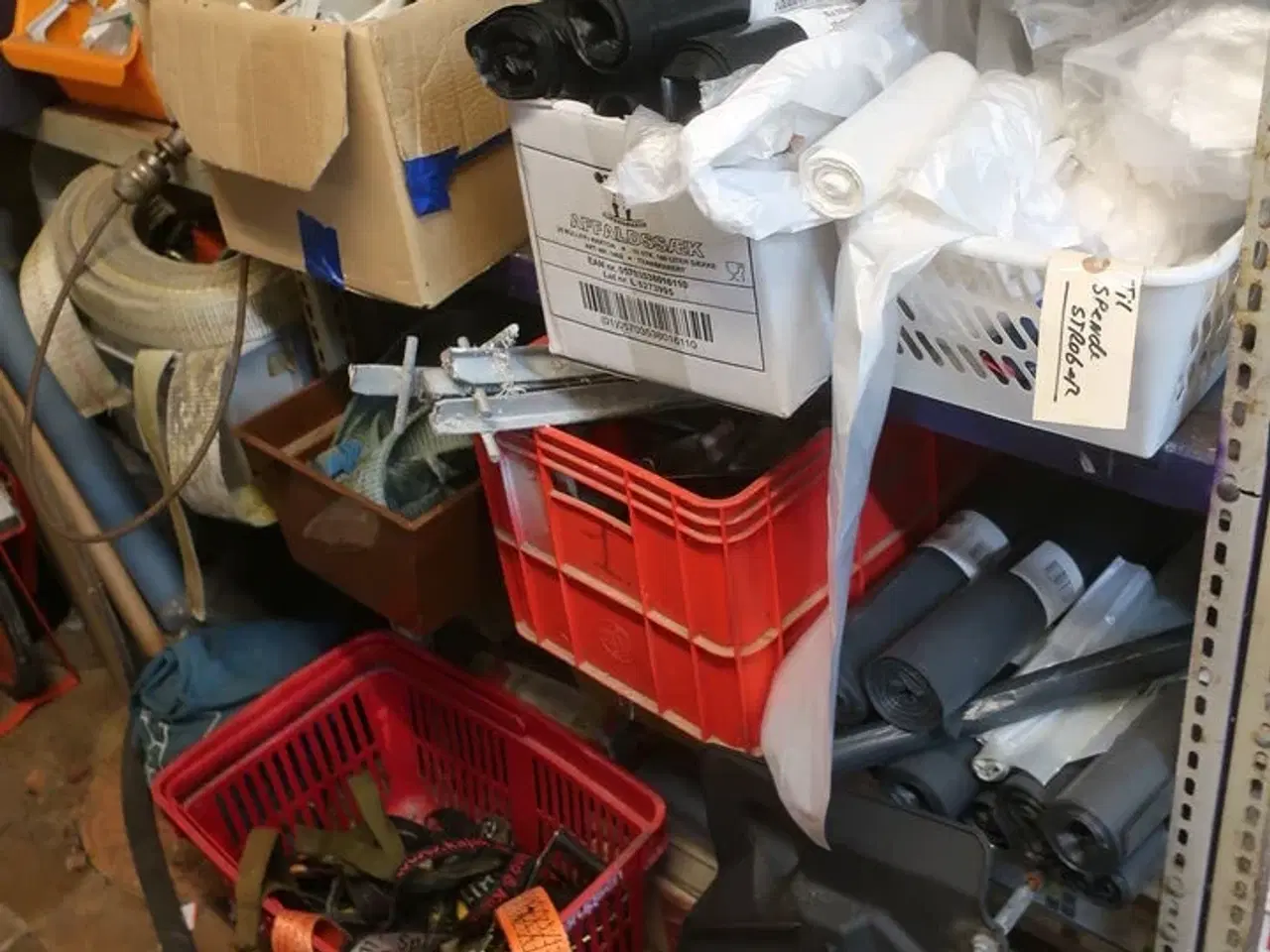 Billede 60 - Ryd hele værkstedet for løse dele