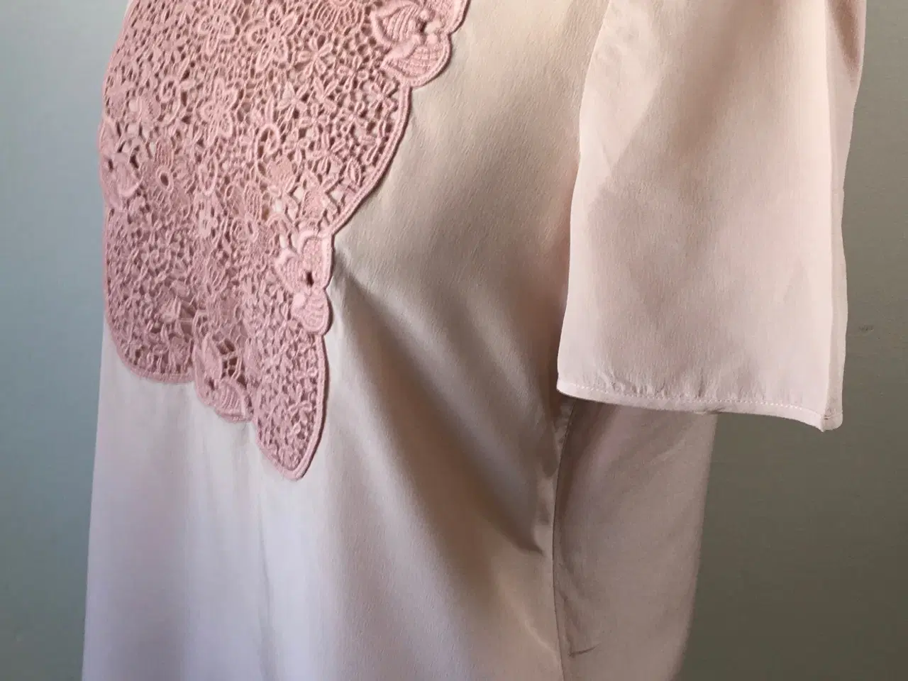 Billede 4 - Burberry, silkebluse, str 36