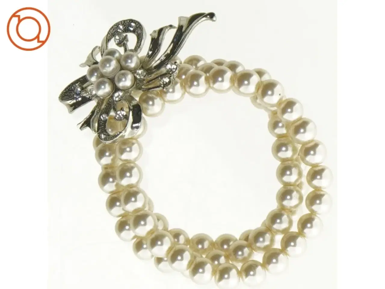 Billede 3 - Perlearmbånd med blomsterdetalje (str. Ø 5 cm)