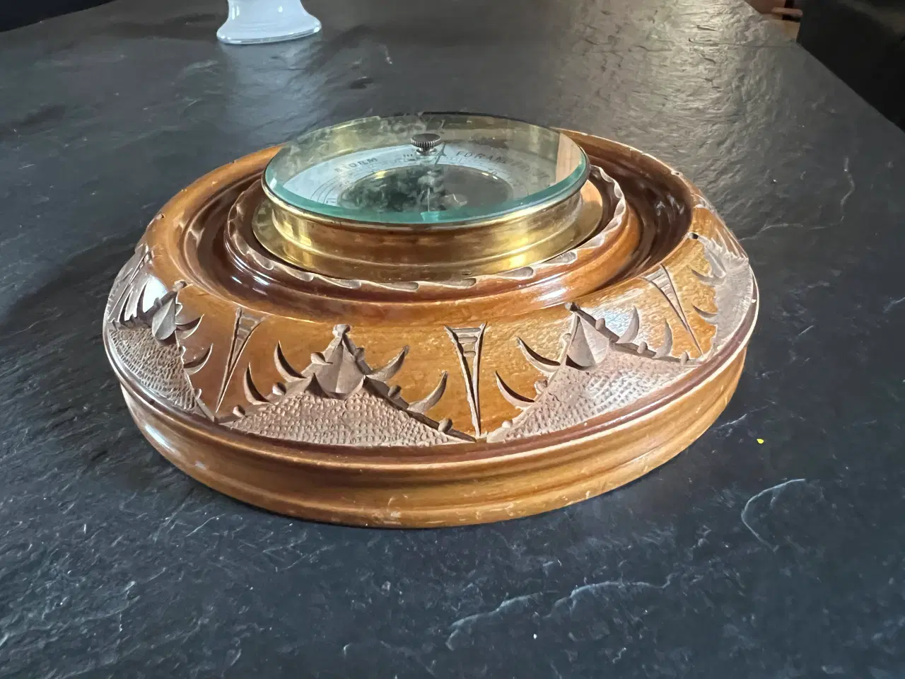 Billede 2 - Antik Barometer i træramme med fine udskårne detal