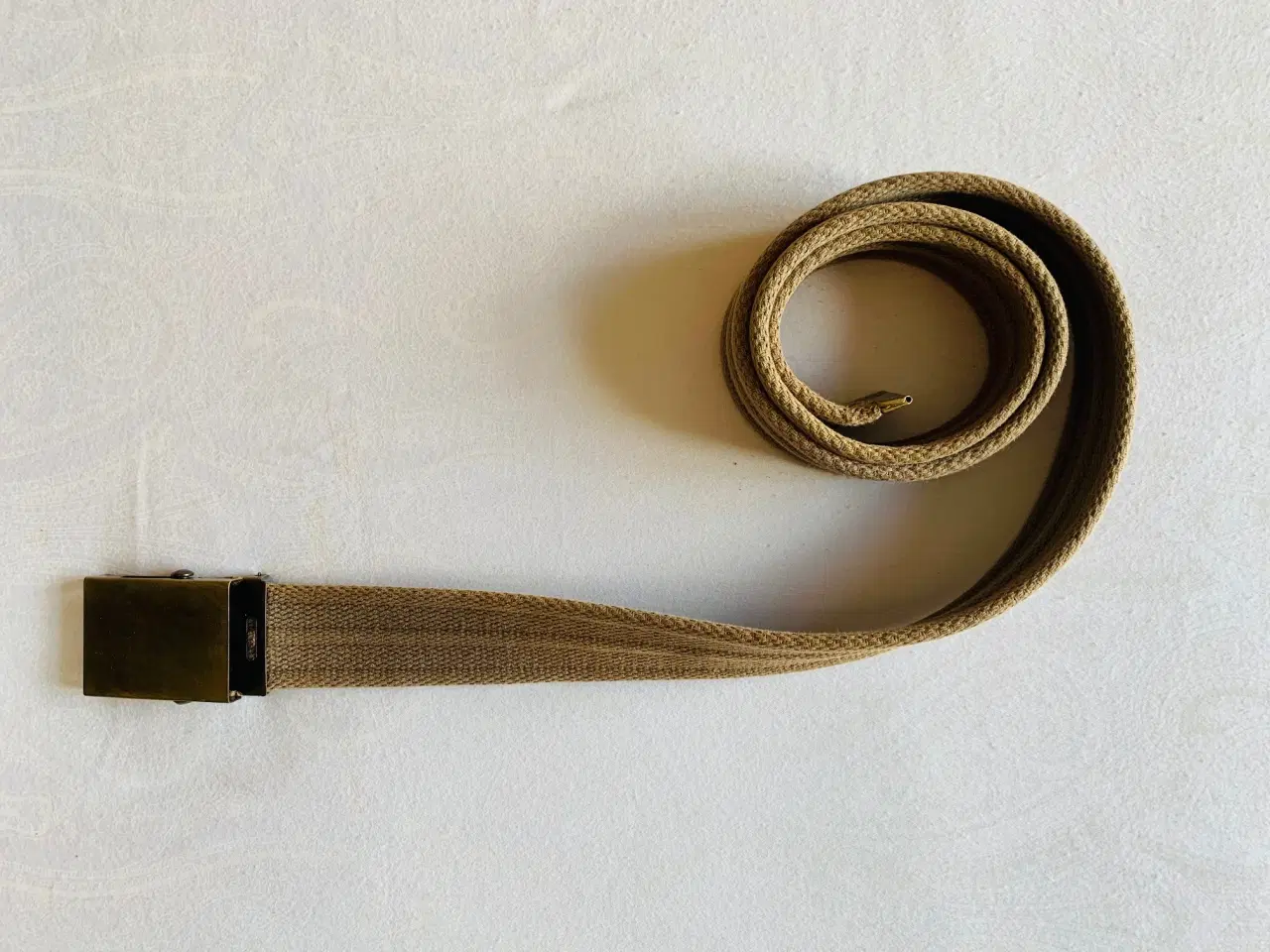 Billede 1 - Justérbart bælte i brun (105 cm u. spænde)
