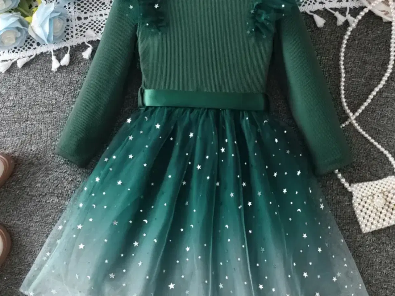 Billede 2 - Helt ny grøn glimmer julekjole