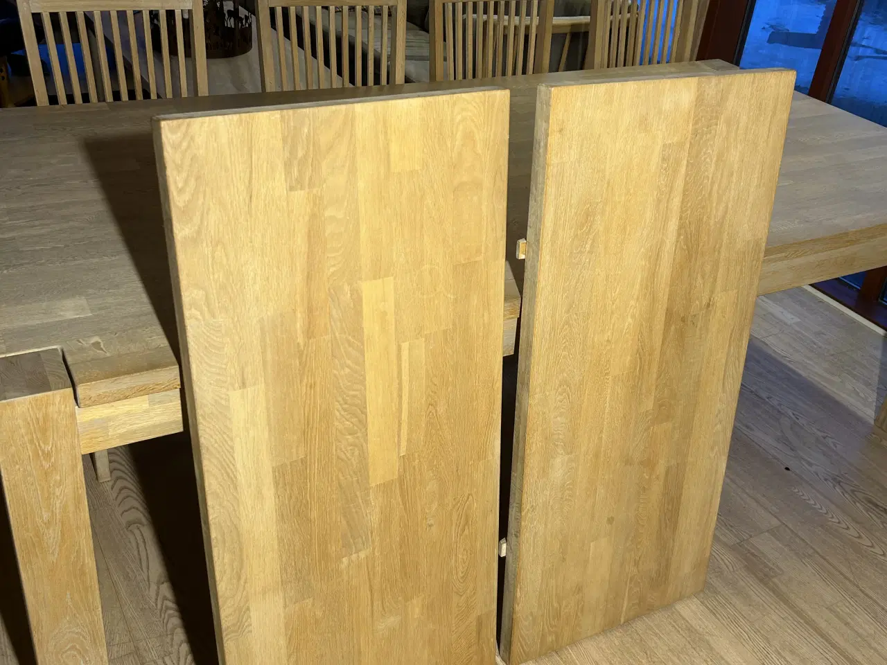 Billede 3 - Bord og 6 stole 