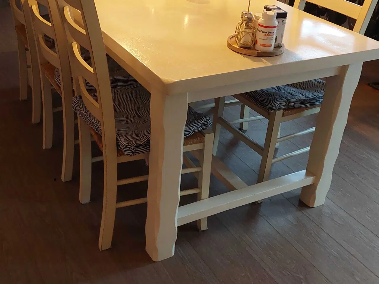 Billede 1 - Spisebord, 6 stole, 2 plader 