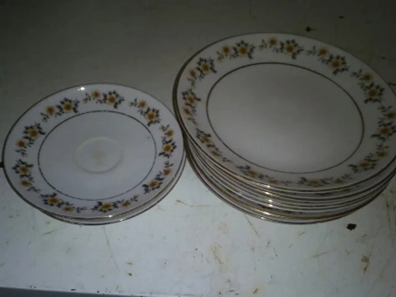 Billede 1 - 2 undekopper og 6 desert p