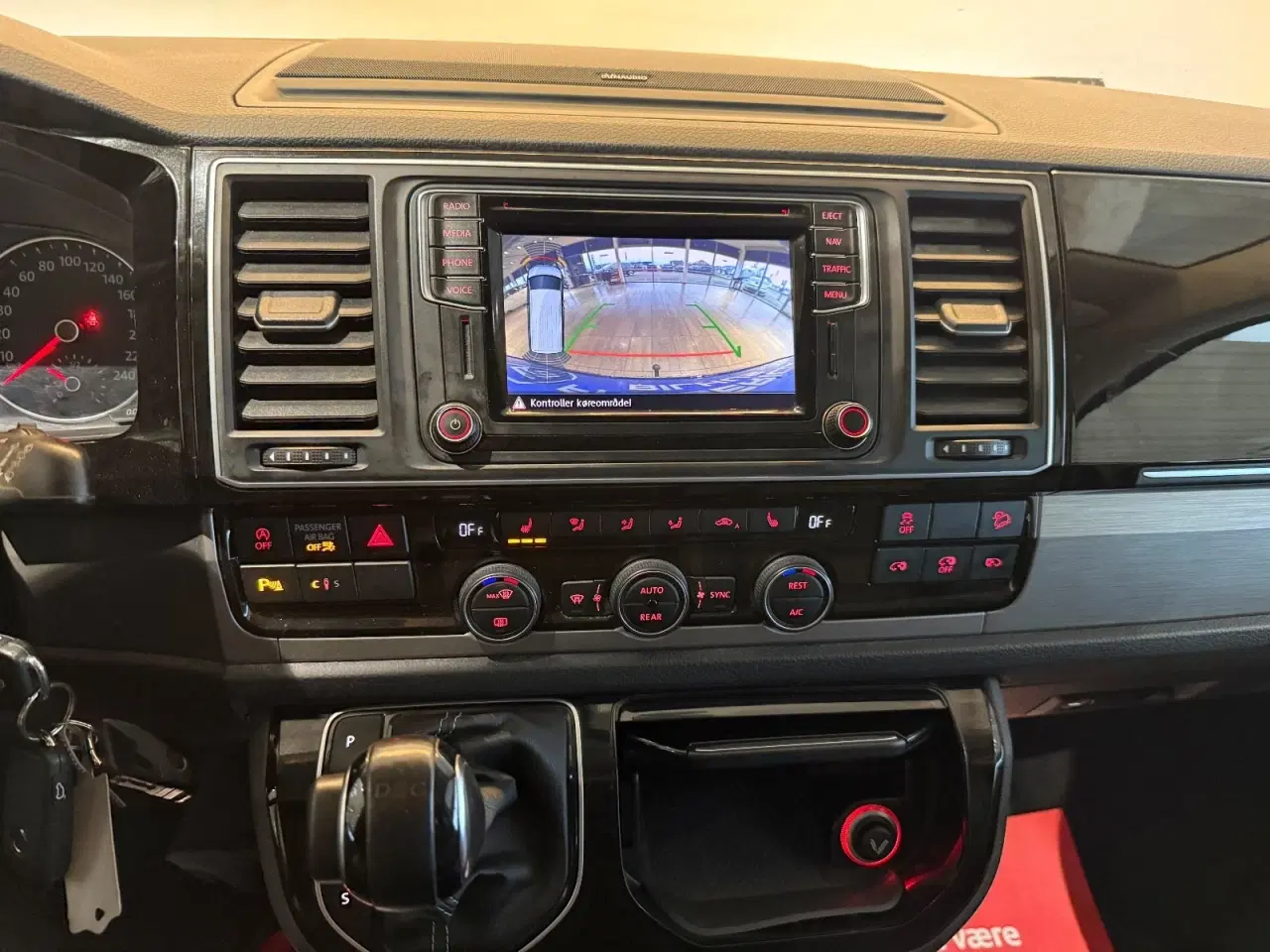 Billede 10 - VW Multivan 2,0 TDi 204 Highline DSG 4Motion kort