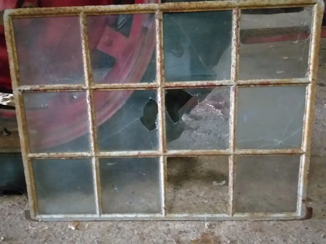 Billede 1 - Stald vinduer i støbejern 