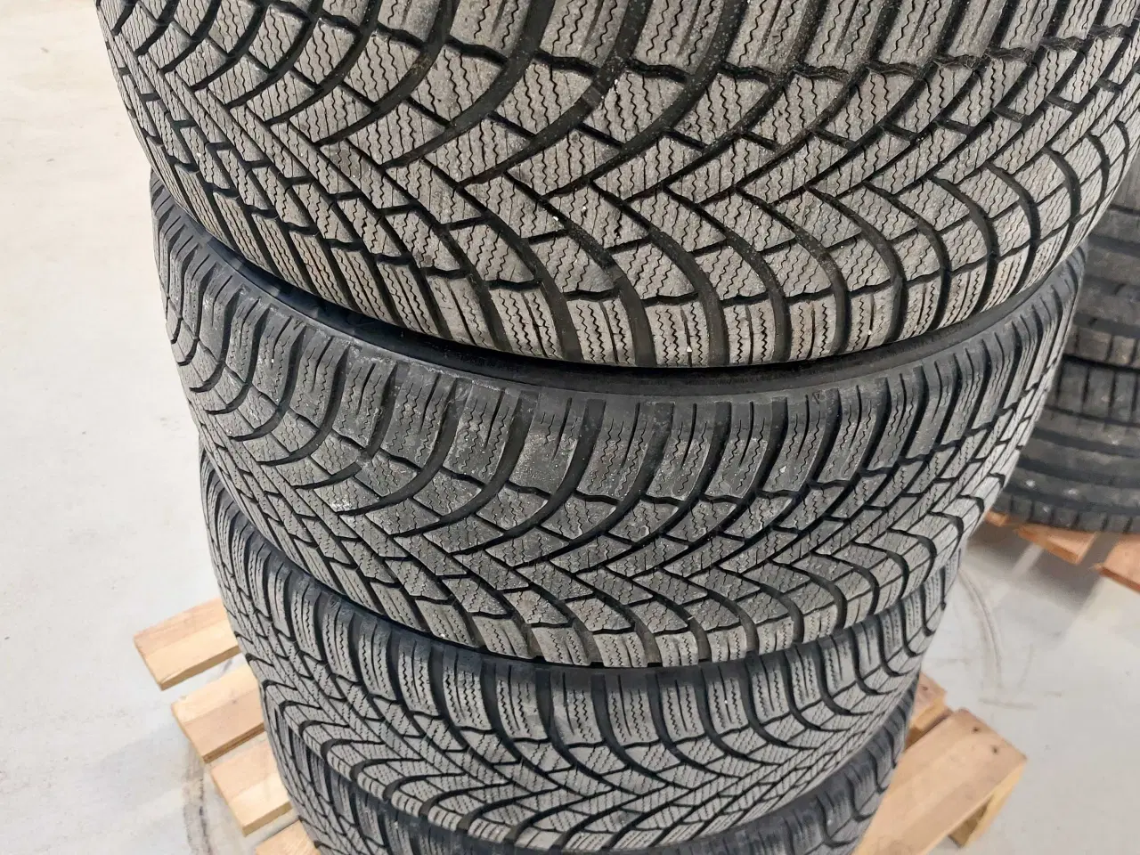 Billede 1 - Bridgestone blizzak 205/40 R17 vinterdæk 
