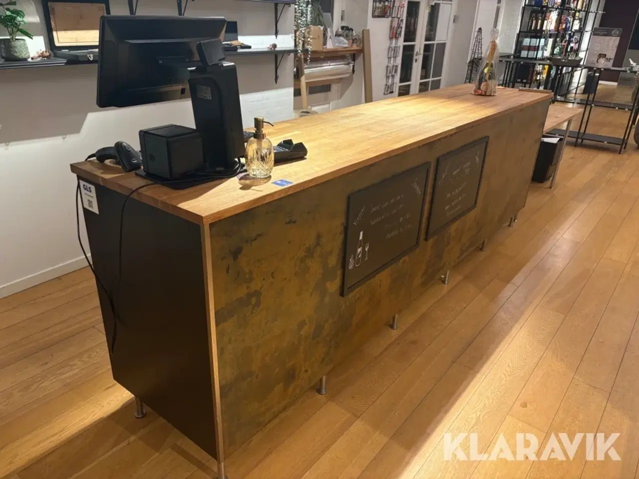 Billede 1 - Butiksinventat - kasseapparat, disk og indskudsborde