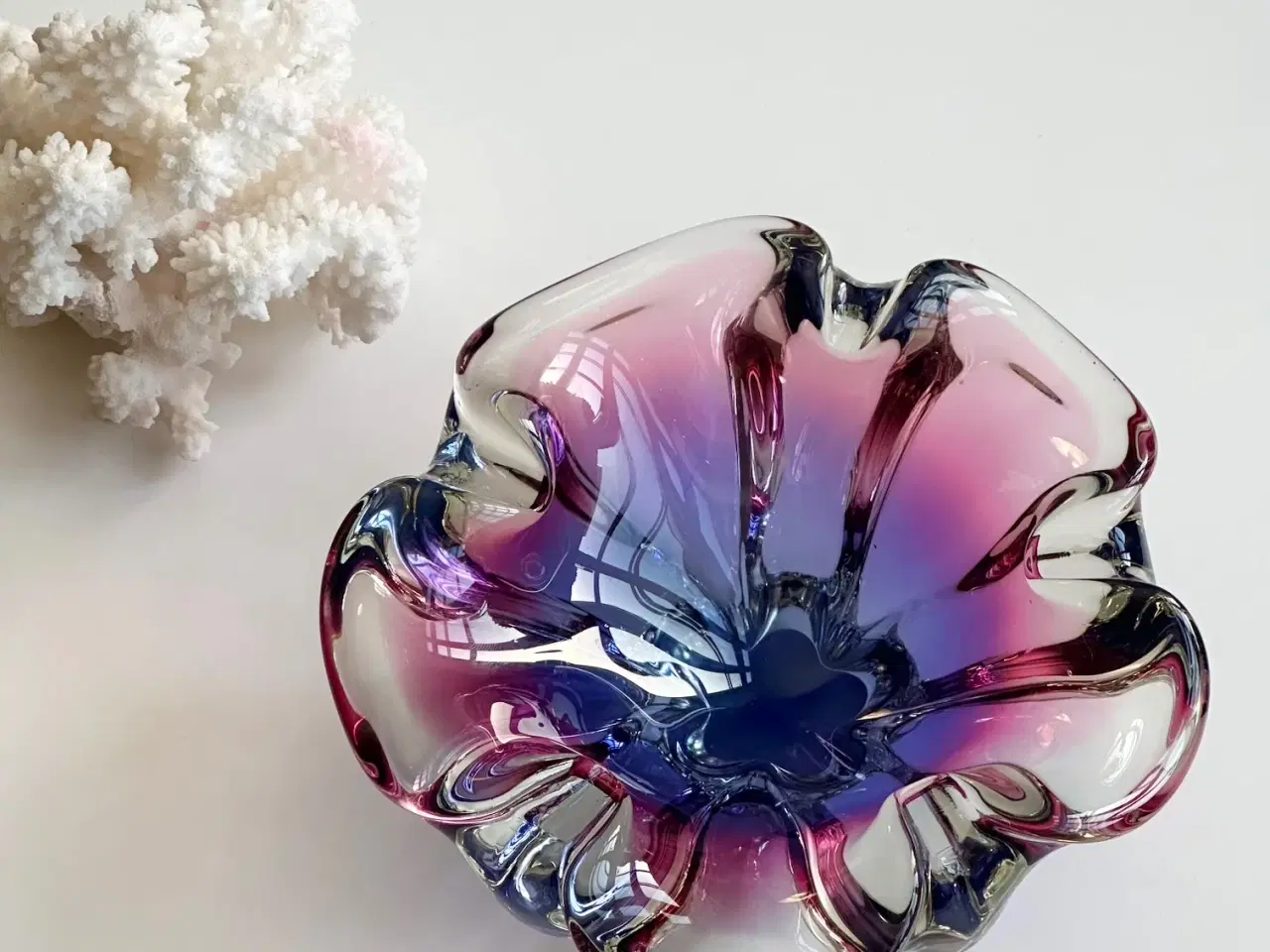 Billede 1 - Tjekkisk flammeskål, lilla