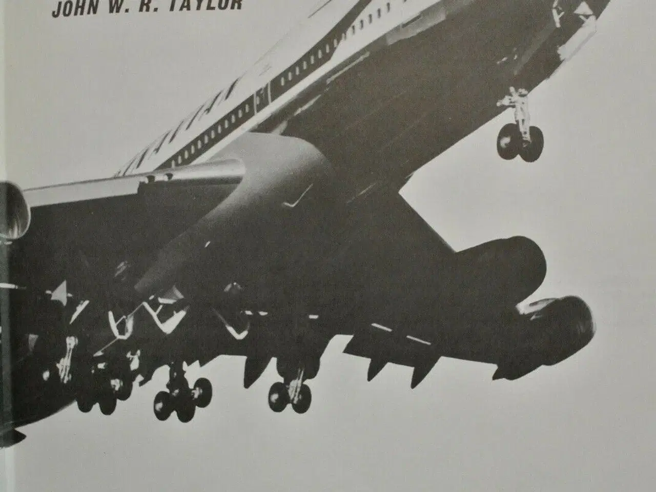 Billede 2 - aircraft 1974, edited by john w. r. taylor, emne: 