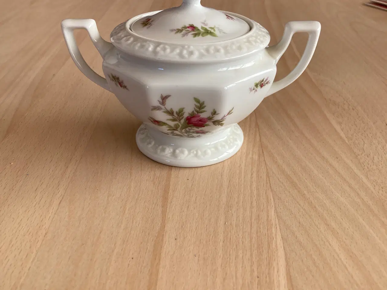 Billede 4 - Spisestel og kaffestel