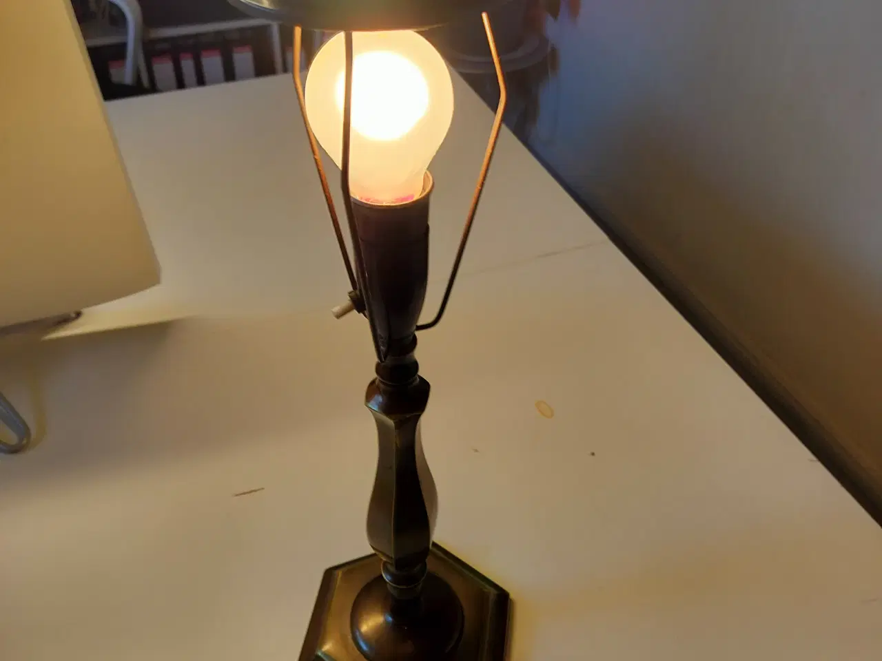 Billede 4 - Bordlampe bruneret messing lampe