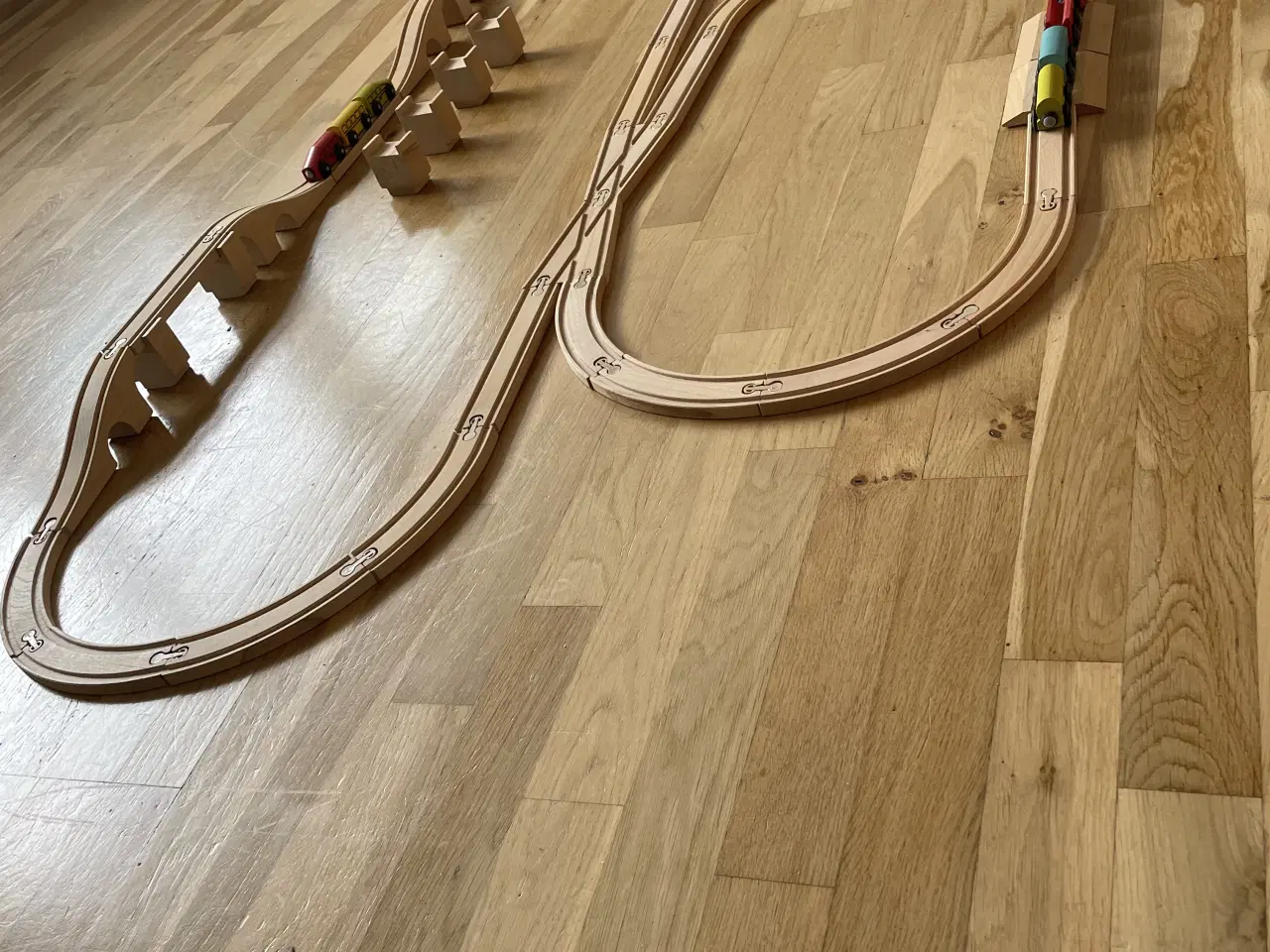 Billede 2 - Togbane i træ - Ikea