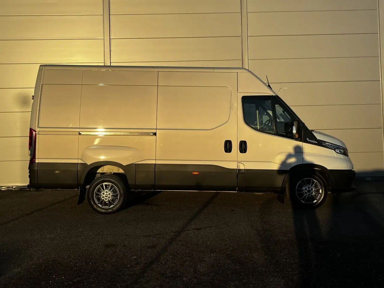 Billede 11 - Iveco Daily 3,0 35S21 12m³ Van AG8