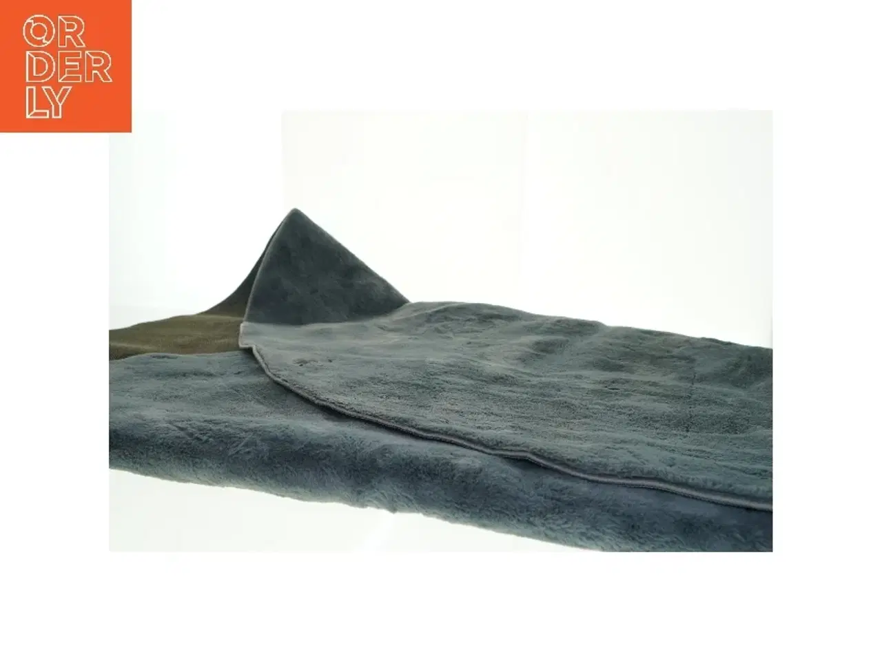 Billede 4 - Gråt plysset tæppe fra Cat (str. 200 cm)