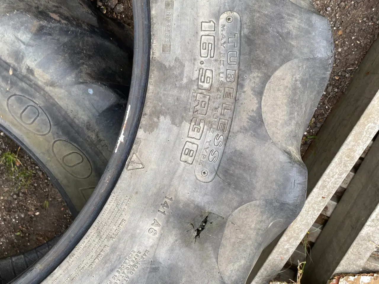Billede 2 - Traktor Dæk 16-9/38