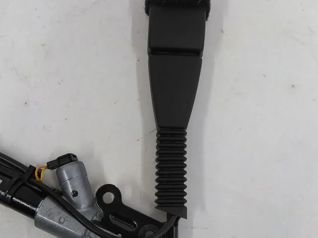 Billede 8 - Sikkerhedssele-lås med selestrammer for H.-side B72117256646 BMW X3 (F25) X4 (F26)