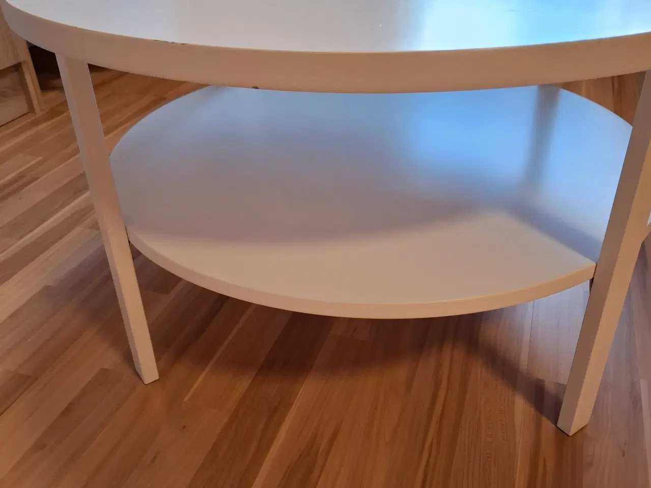 Billede 2 - Rund sofabord i hvid