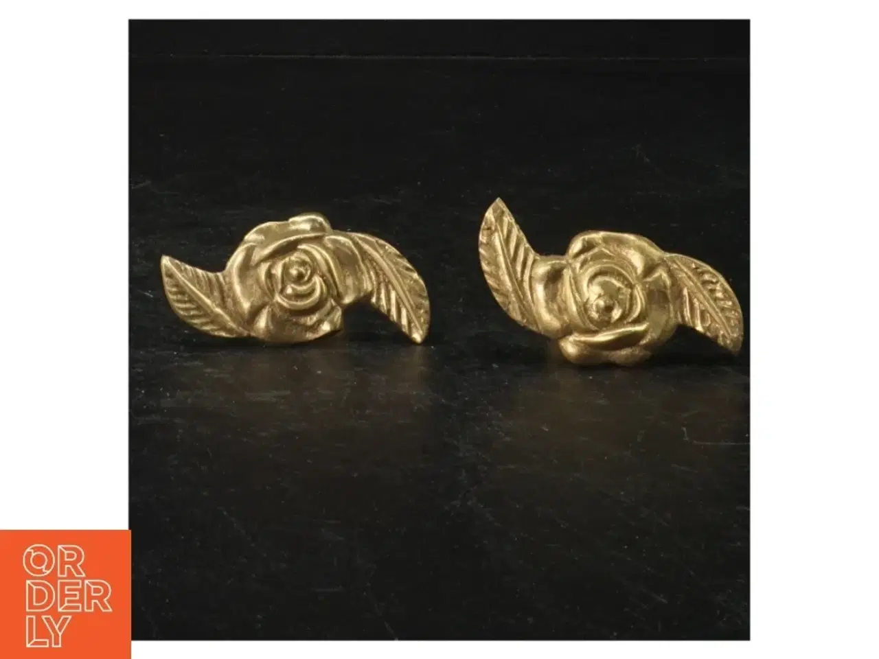 Billede 1 - Serviet messing ringe med rose motiv