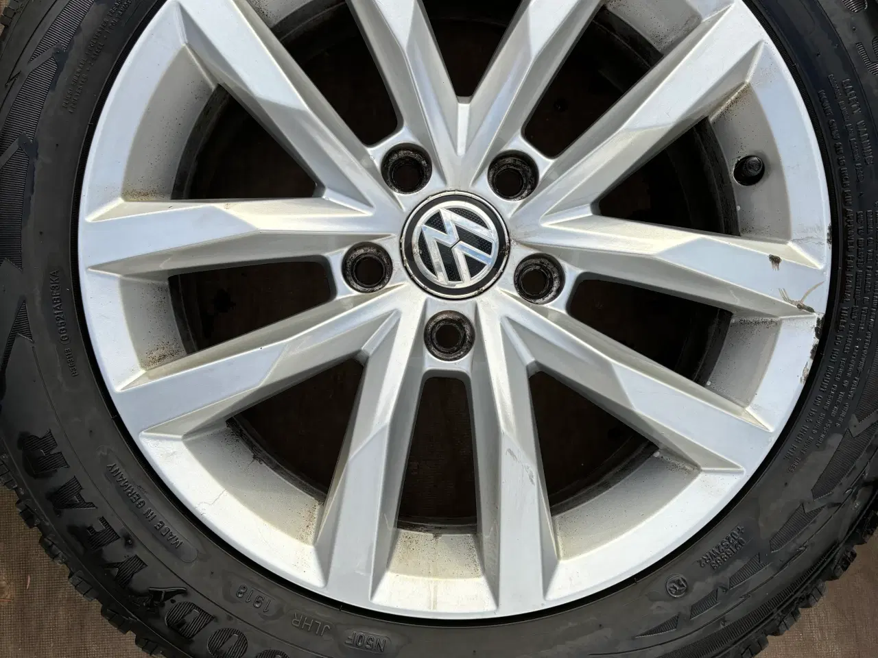 Billede 4 - Originale VW fælge til Passat/Golf med vinterdæk 