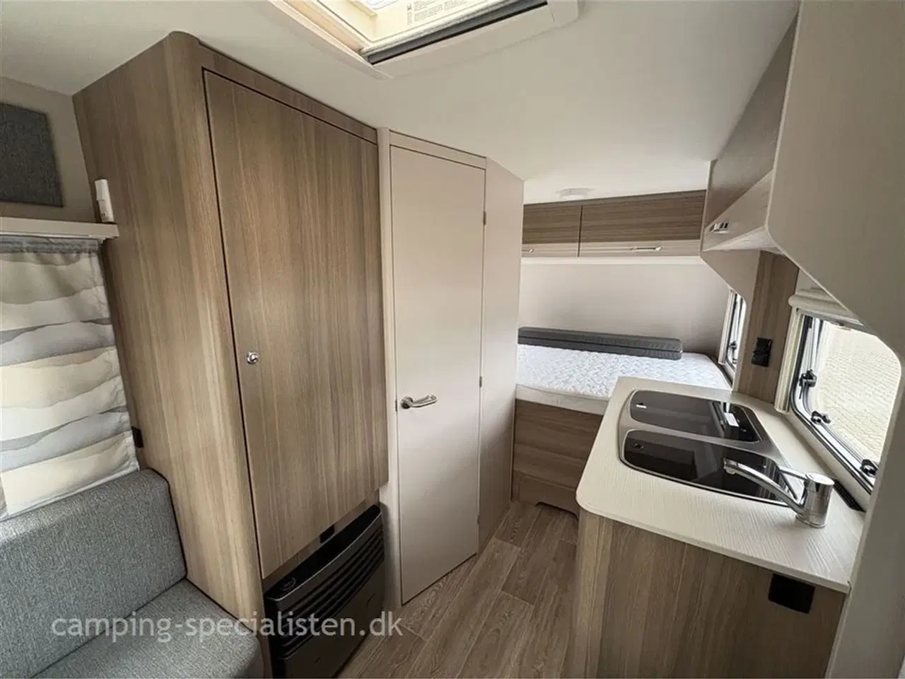 Billede 5 - 2021 - Dethleffs C joy 410 QL   Dethleffs C&amp;amp;amp;amp;apos;Joy 410 QL 2021 - Se den nu hos Camping-Specialisten.dk
