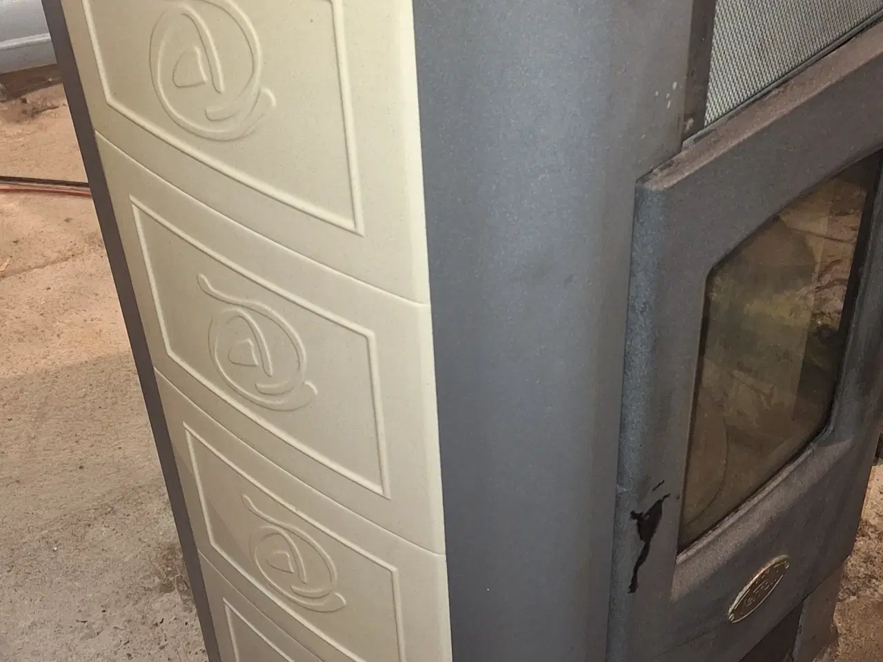 Billede 2 - pilleovn 2500kr nypris 17000kr skorsten medfølger 