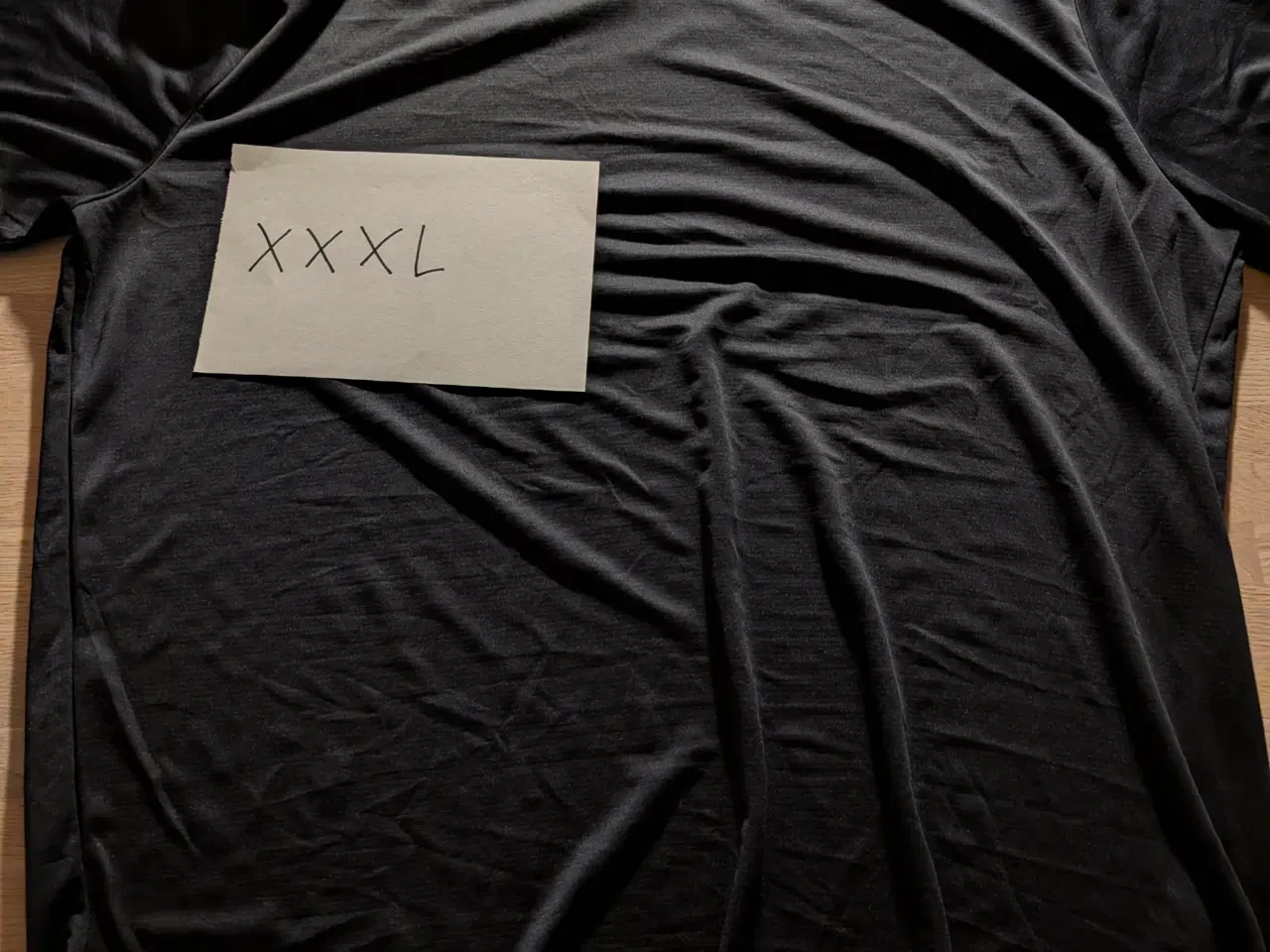 Billede 16 - 17 assorterede løbetrøjer fra newline