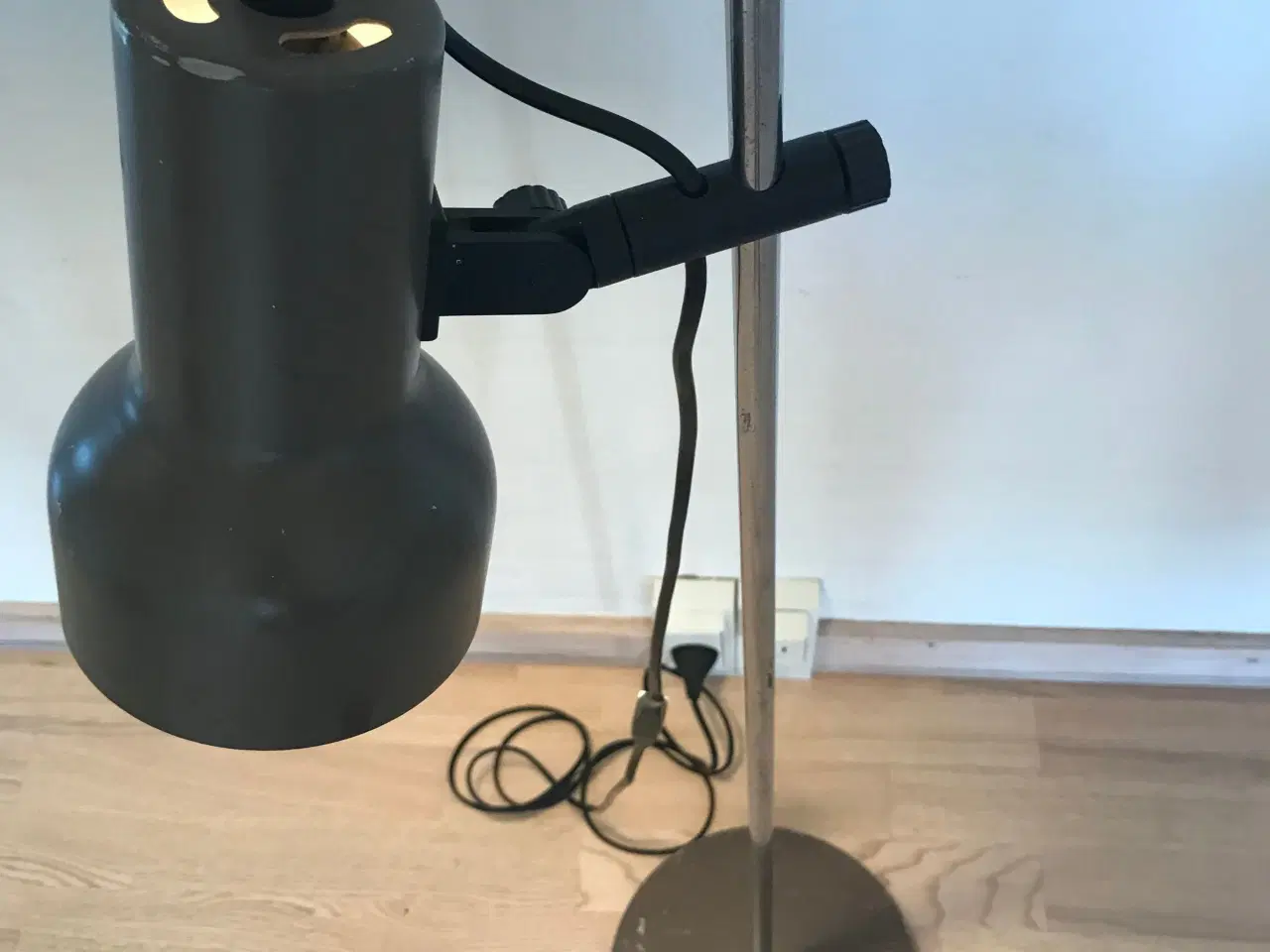 Billede 4 - Grålig standerlampe / gulvlampe (retro)