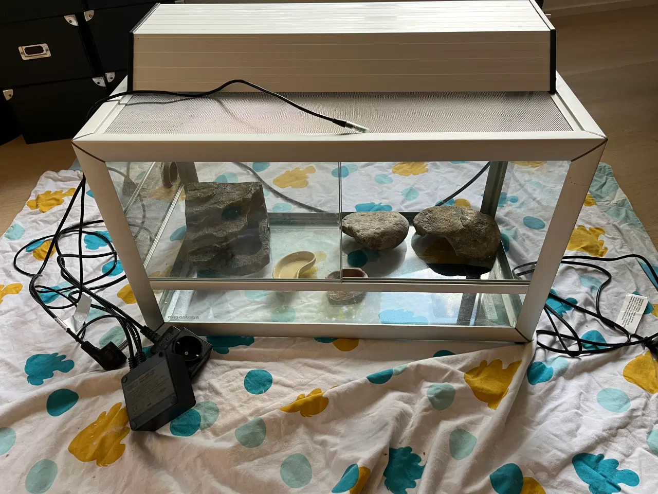 Billede 1 - Terrarium 60x35x30 inkl tilbehør på billede 
