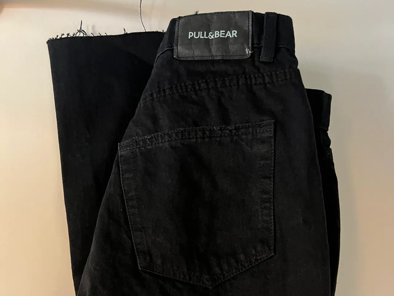 Billede 1 -  Pull&Bear sort jeans str 40