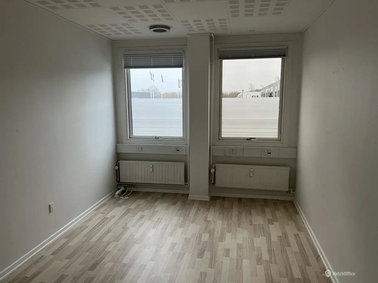 Billede 1 - Kontor udlejes