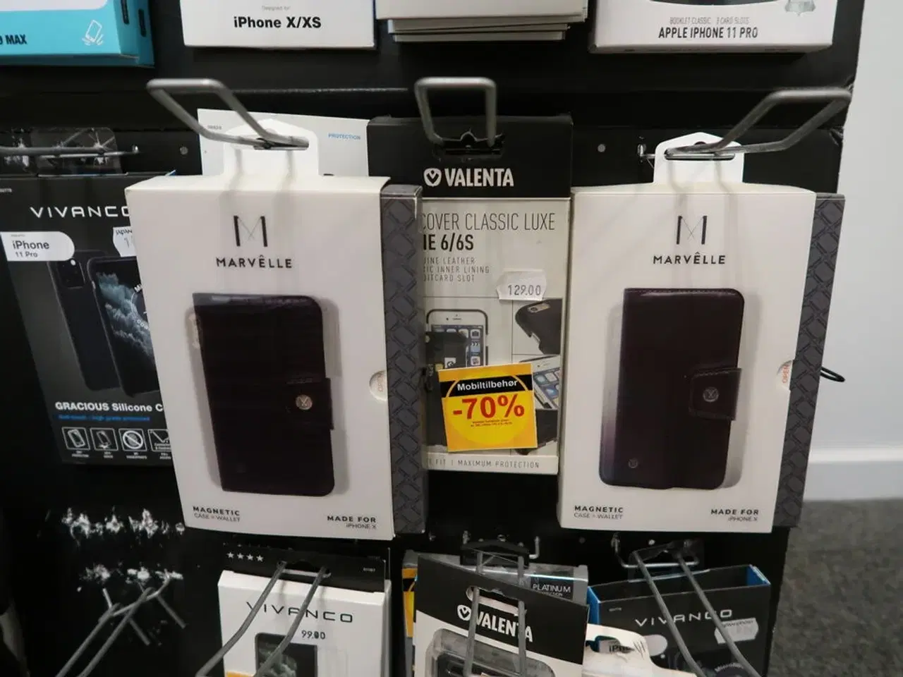 Billede 4 - Stativ med smartphone covers m.m.