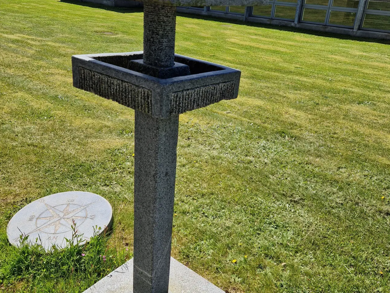 Billede 1 - Granit fuglefoderhus