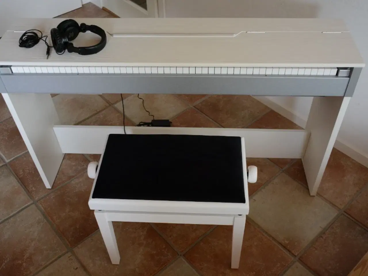 Billede 2 - Thomann DP-33 WH digital piano sæt