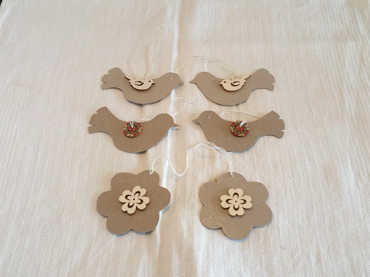 Billede 3 - Papirpynt Støtter Danske Hospitalsklovne Se 4 foto