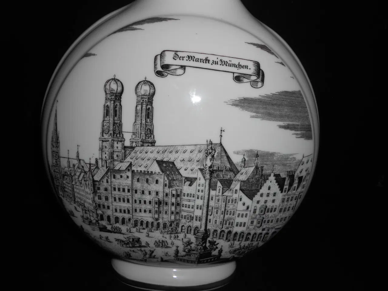 Billede 3 - Stor Porcelæn kande motiv af München 31 cm høj