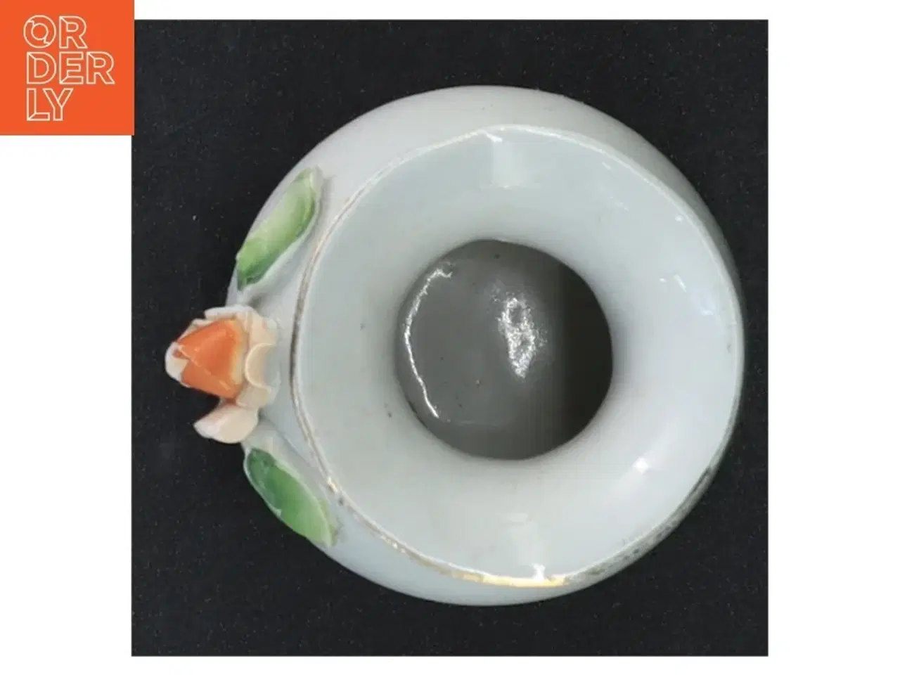 Billede 2 - Porcelænsvase med blomsterdekoration (str. 7 cm)